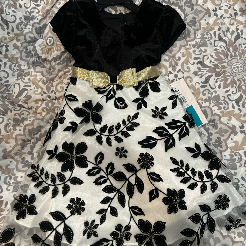 4T toddler dress. 👗 New. Black and Gold